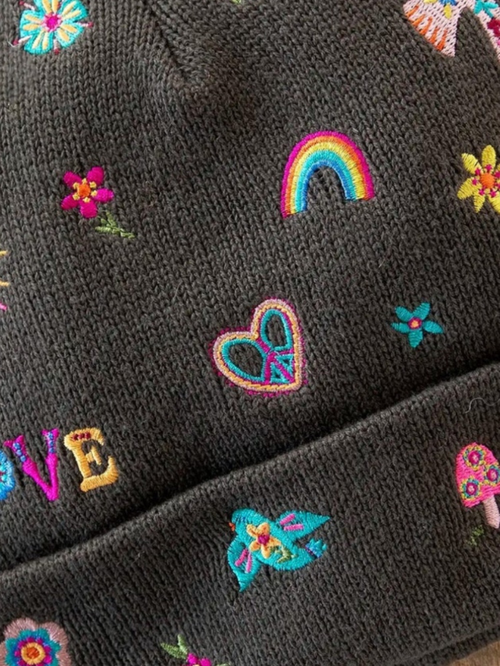 NATURAL LIFE CHARCOAL DOODLE BEANIE